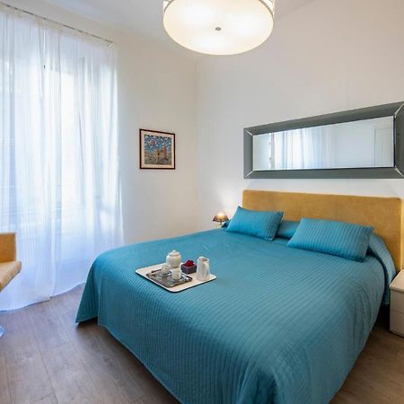 Mamo Florence - Amalia Piazza Signoria Apartment Bagian luar foto