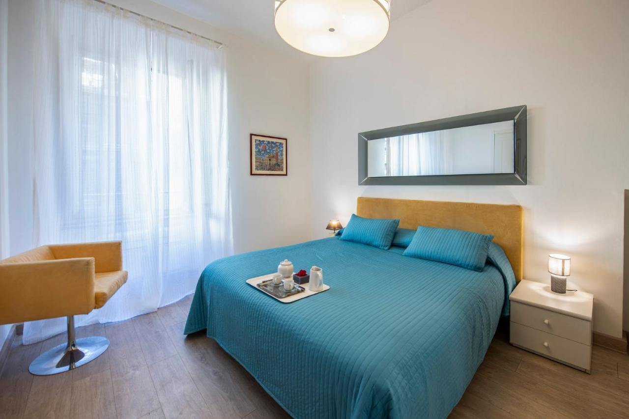 Mamo Florence - Amalia Piazza Signoria Apartment Bagian luar foto