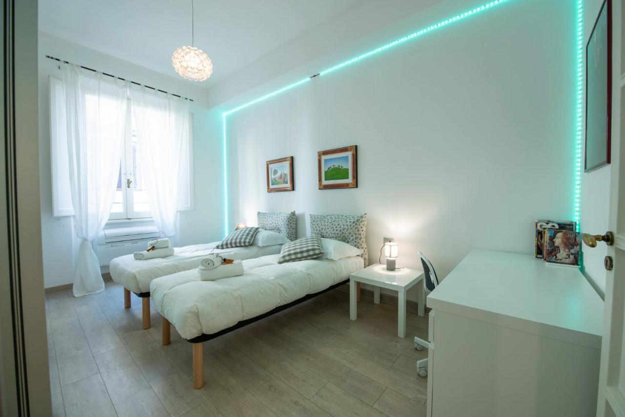 Mamo Florence - Amalia Piazza Signoria Apartment Bagian luar foto