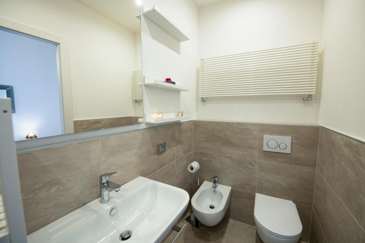 Mamo Florence - Amalia Piazza Signoria Apartment Bagian luar foto